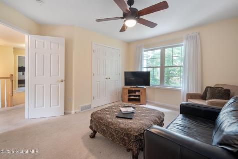 16 Callaway Circle Loudonville NY 12211