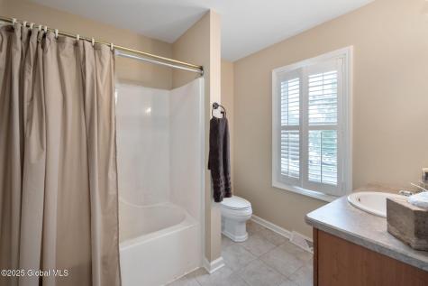 16 Callaway Circle Loudonville NY 12211