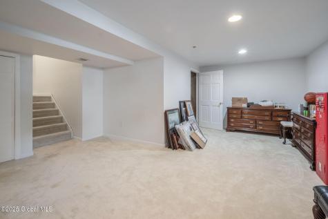 16 Callaway Circle Loudonville NY 12211