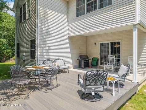 16 Callaway Circle Loudonville NY 12211