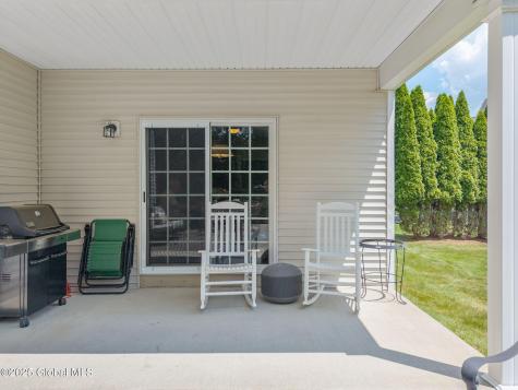 16 Callaway Circle Loudonville NY 12211