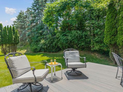 16 Callaway Circle Loudonville NY 12211