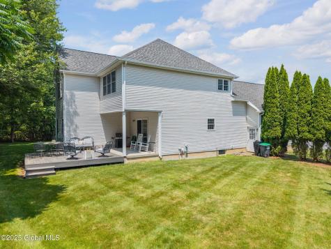 16 Callaway Circle Loudonville NY 12211