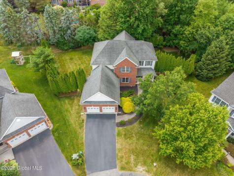 16 Callaway Circle Loudonville NY 12211