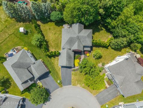 16 Callaway Circle Loudonville NY 12211