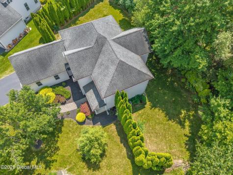16 Callaway Circle Loudonville NY 12211