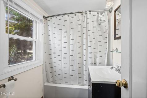 533 Bloomingrove Drive Rensselaer NY 12144