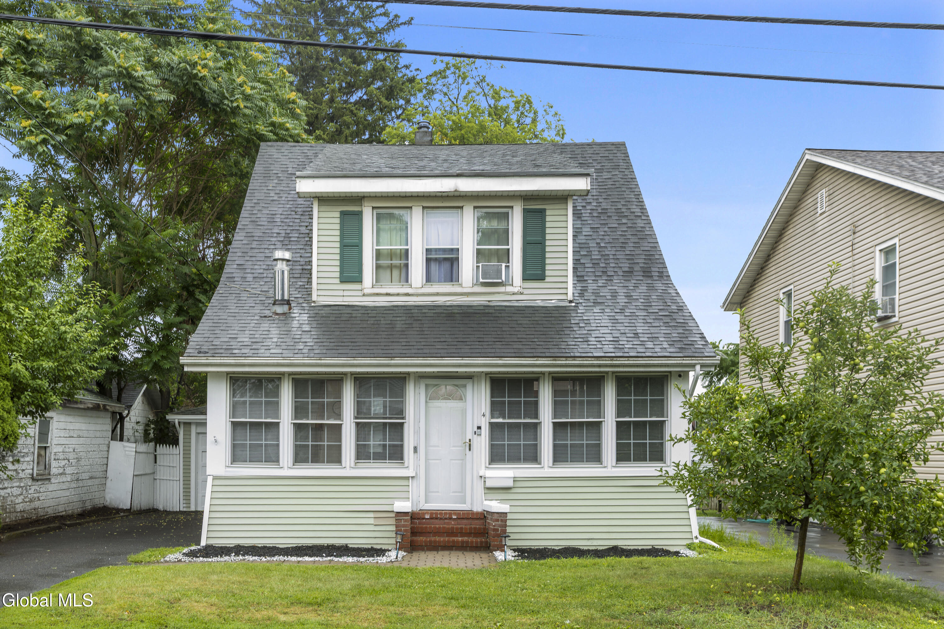 4 Maplewood Avenue Colonie NY 12205