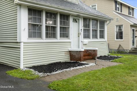 4 Maplewood Avenue Colonie NY 12205