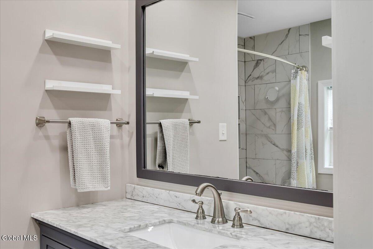 5 Lake Hills Road Troy NY 12180