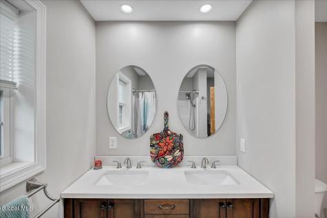 5 Lake Hills Road Troy NY 12180