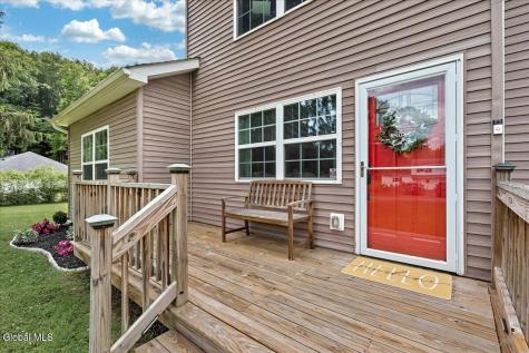 5 Lake Hills Road Troy NY 12180