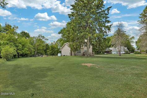 5 Lake Hills Road Troy NY 12180
