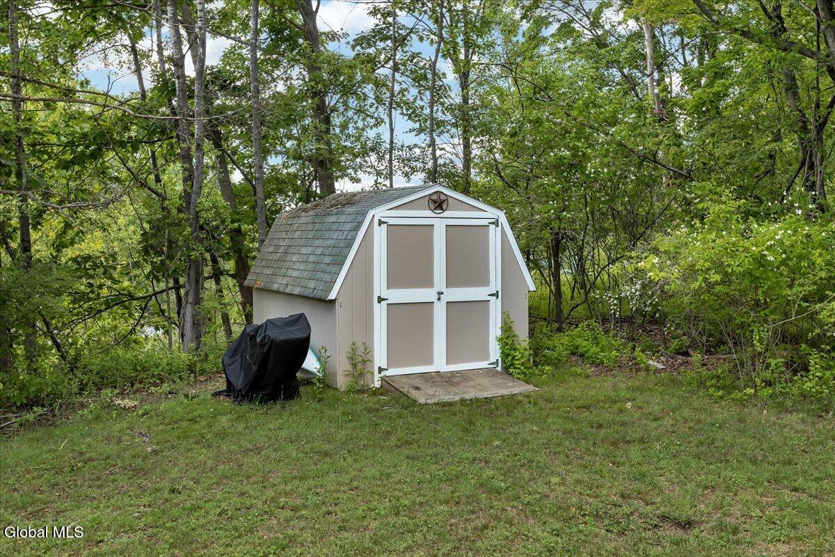 5 Lake Hills Road Troy NY 12180