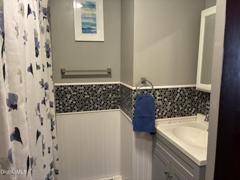464 8th Avenue Troy NY 12182