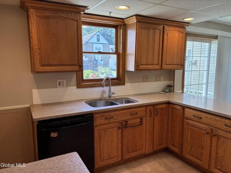 464 8th Avenue Troy NY 12182
