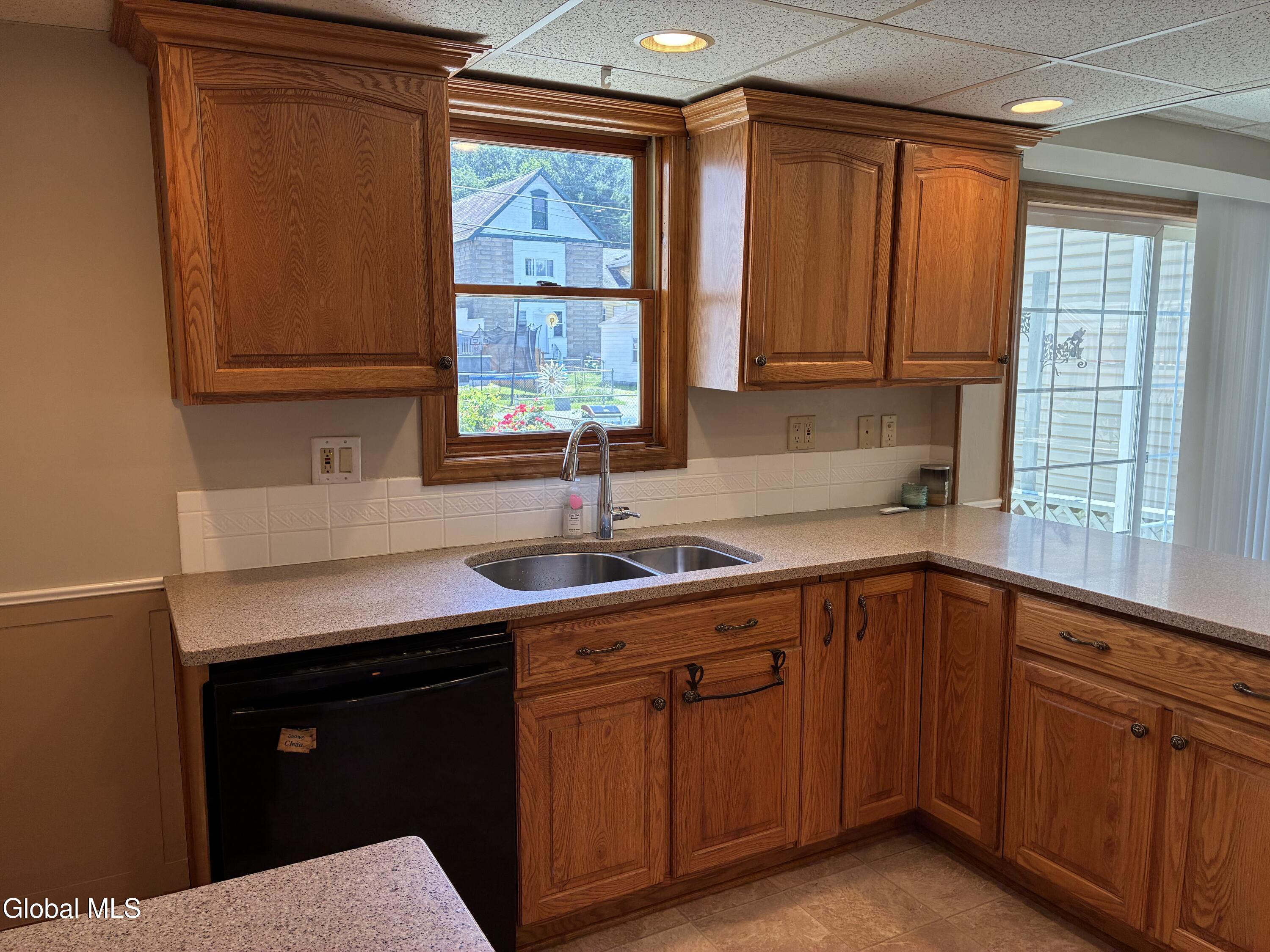 464 8th Avenue Troy NY 12182