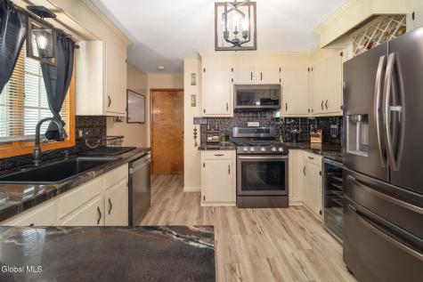 6 Bertone Drive Schenectady NY 12306