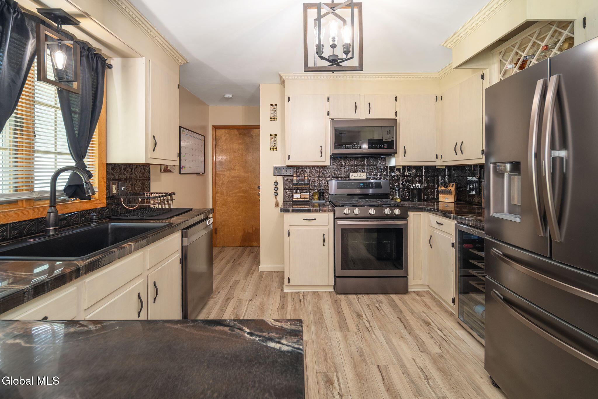 6 Bertone Drive Schenectady NY 12306