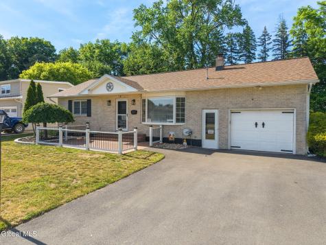 6 Bertone Drive Schenectady NY 12306