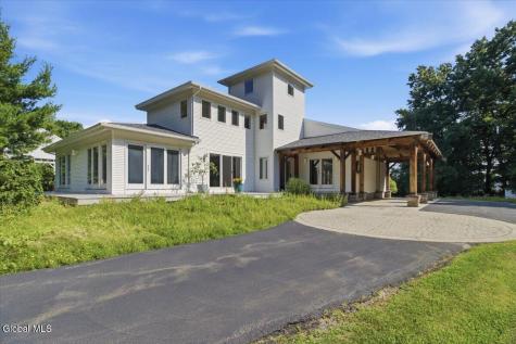 41 Mountain Way Troy NY 12182
