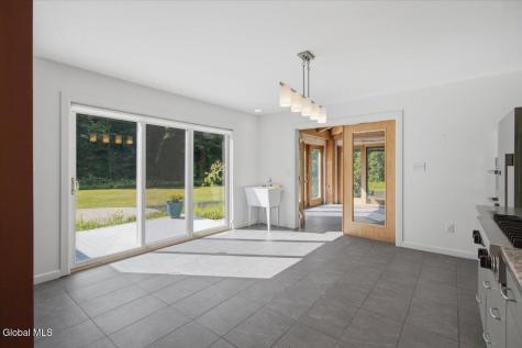 41 Mountain Way Troy NY 12182