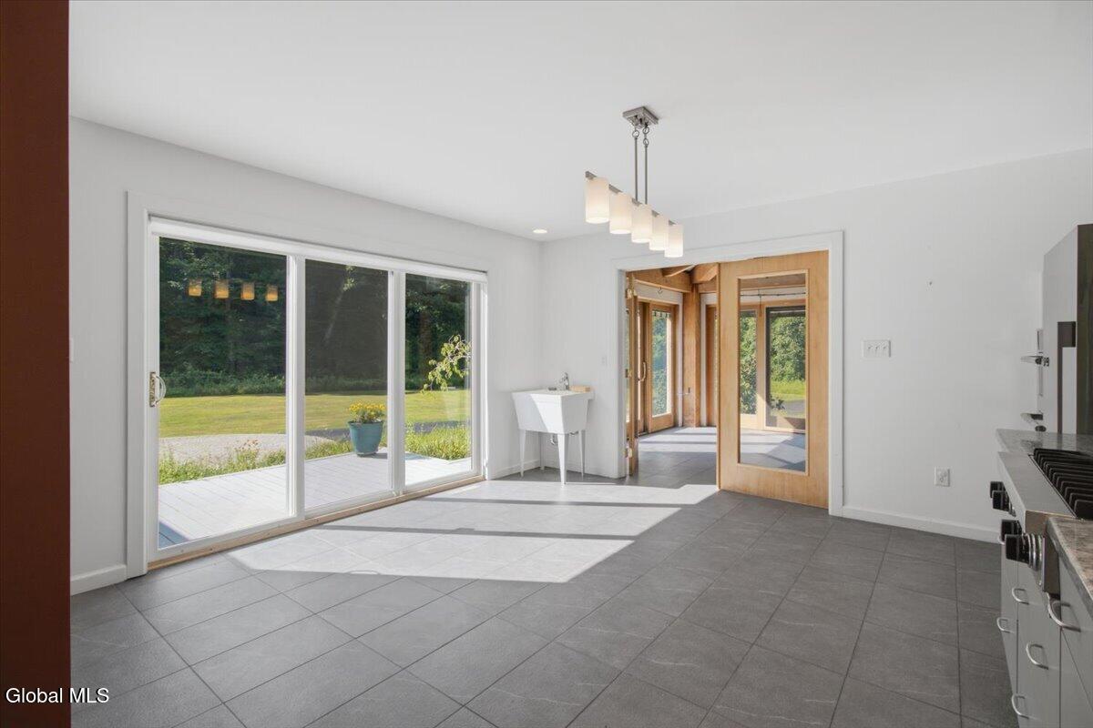 41 Mountain Way Troy NY 12182