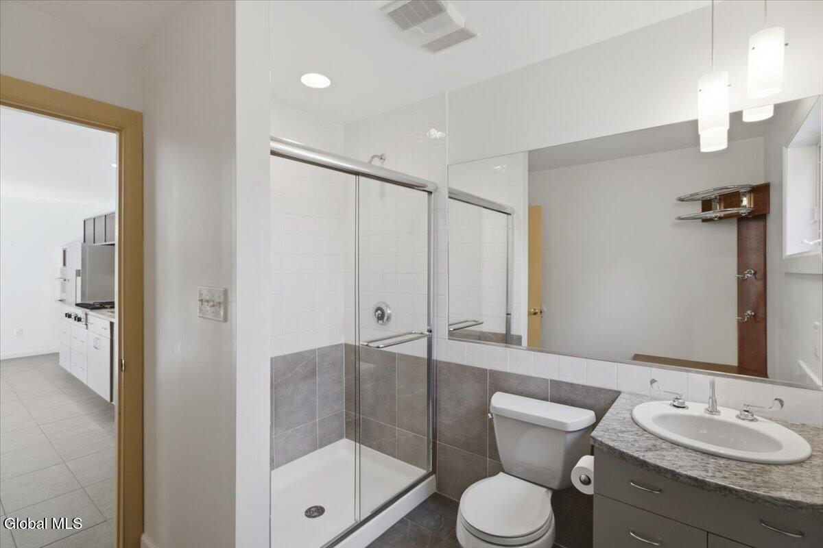 41 Mountain Way Troy NY 12182