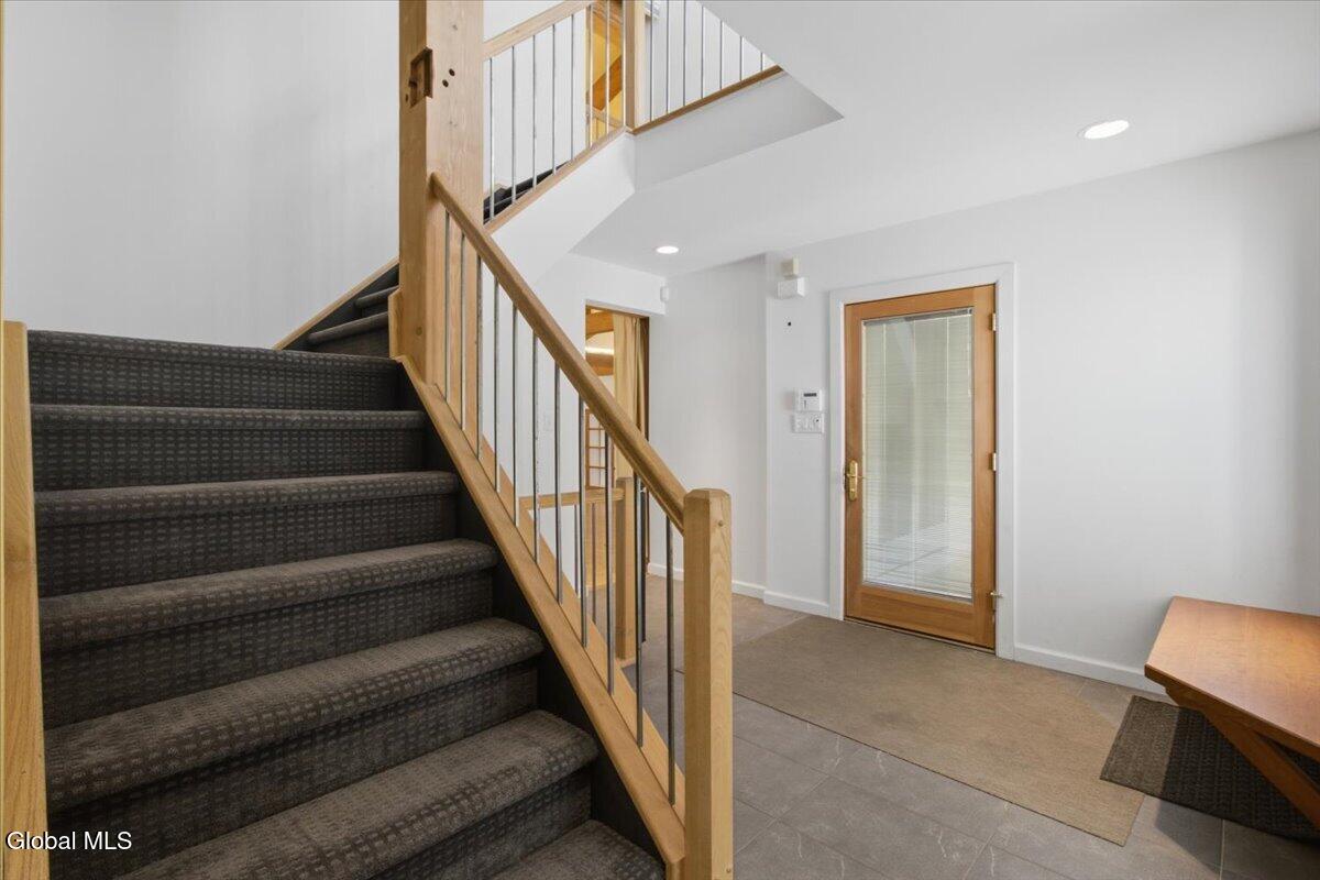 41 Mountain Way Troy NY 12182