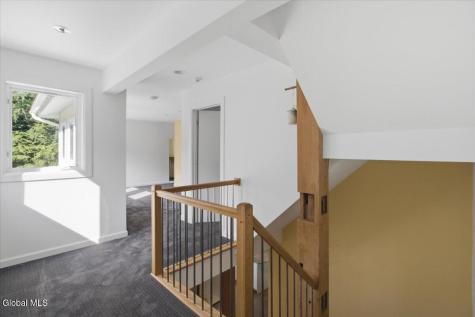 41 Mountain Way Troy NY 12182