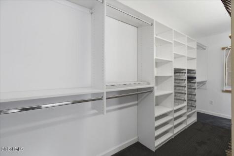 41 Mountain Way Troy NY 12182