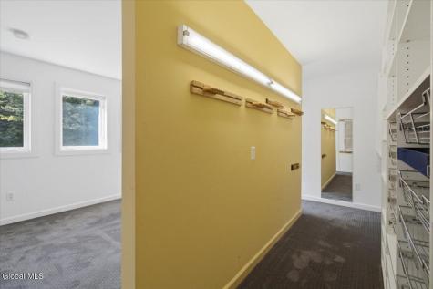 41 Mountain Way Troy NY 12182