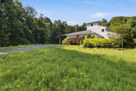 41 Mountain Way Troy NY 12182