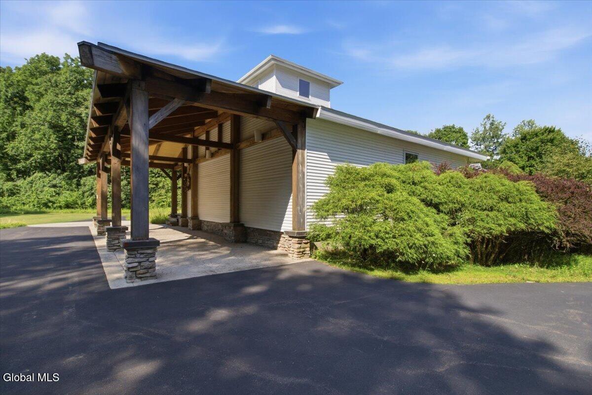 41 Mountain Way Troy NY 12182