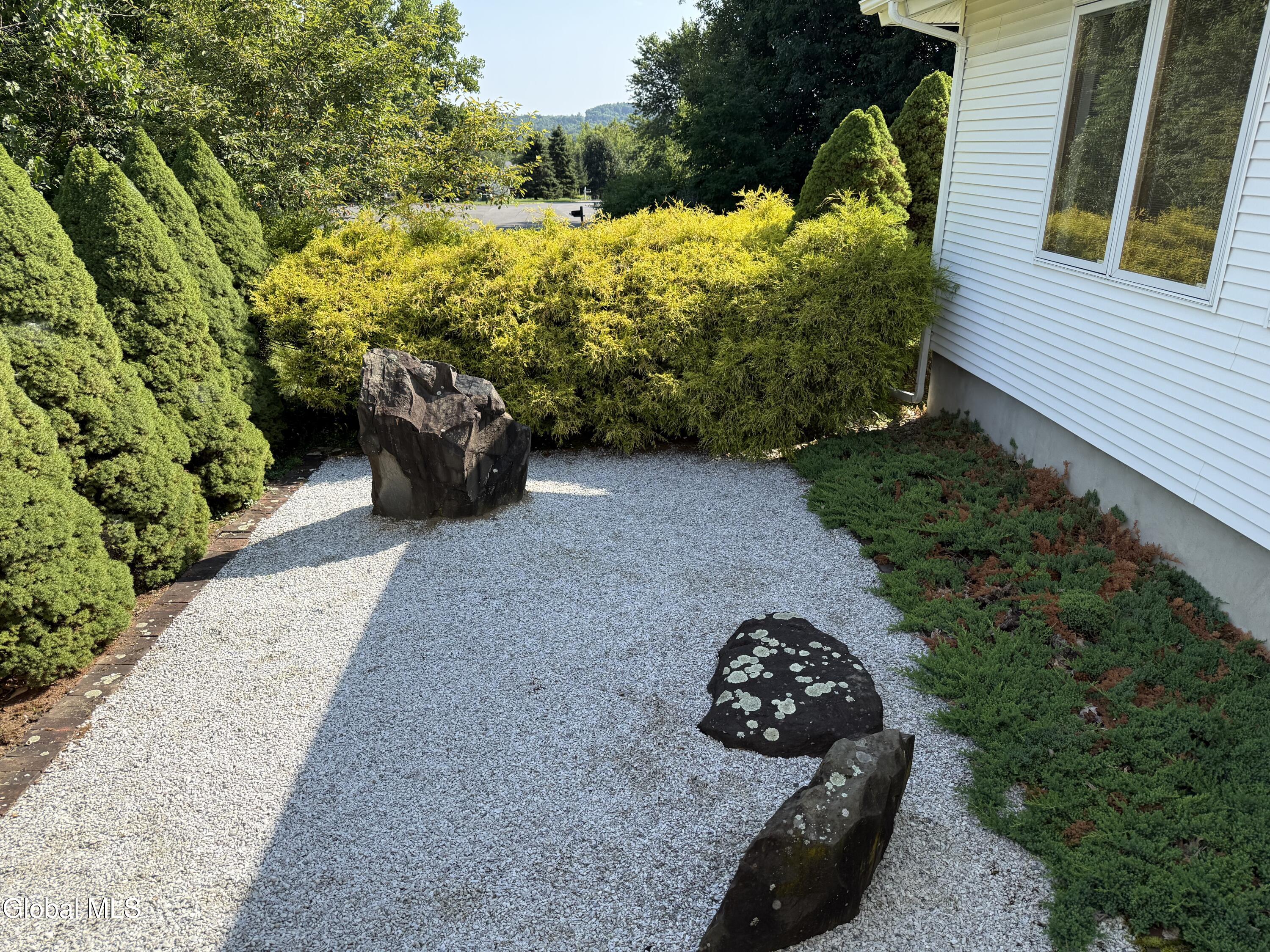 41 Mountain Way Troy NY 12182