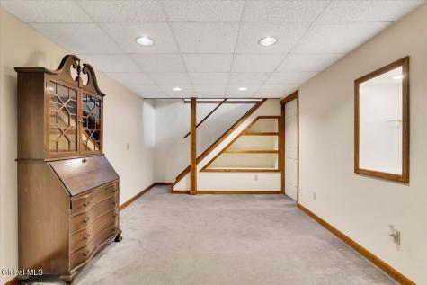 5 Zermatt Drive Wynantskill NY 12198