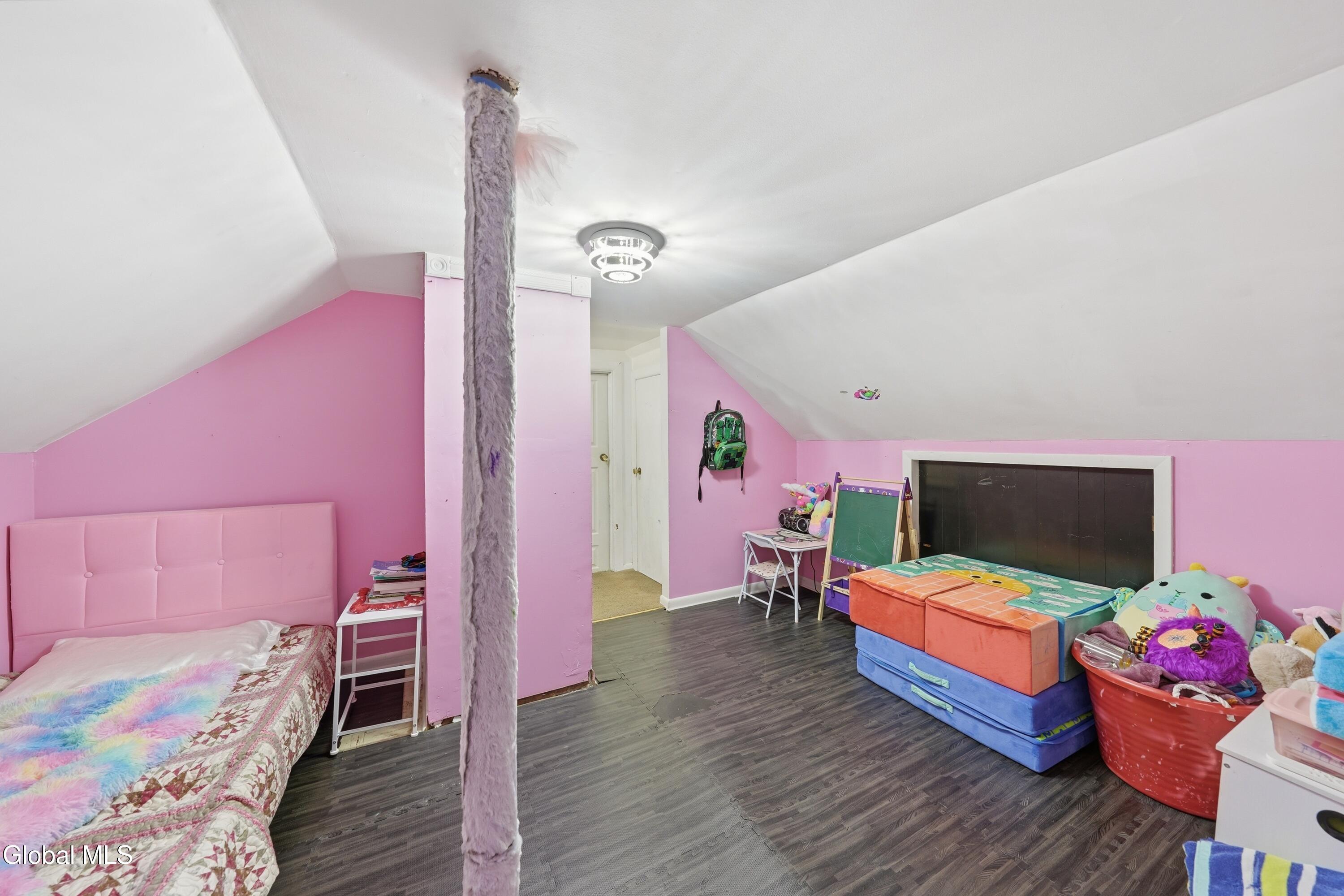 1156 Outer Drive Schenectady NY 12303