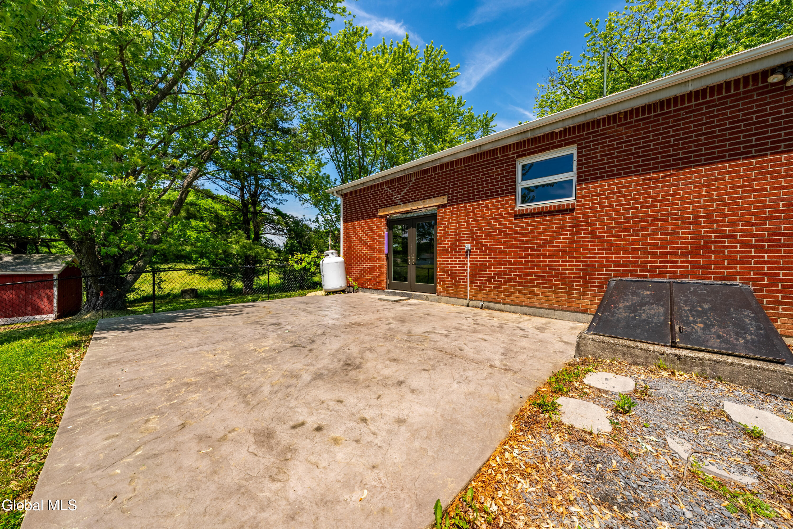 412 Font Grove Road Slingerlands NY 12159