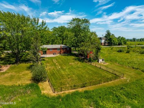412 Font Grove Road Slingerlands NY 12159