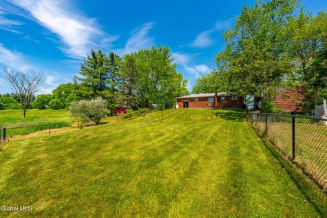 412 Font Grove Road Slingerlands NY 12159