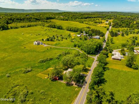 412 Font Grove Road Slingerlands NY 12159