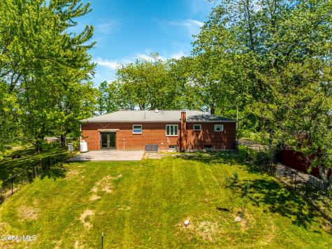 412 Font Grove Road Slingerlands NY 12159