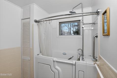 25 Alfred Drive Albany NY 12205