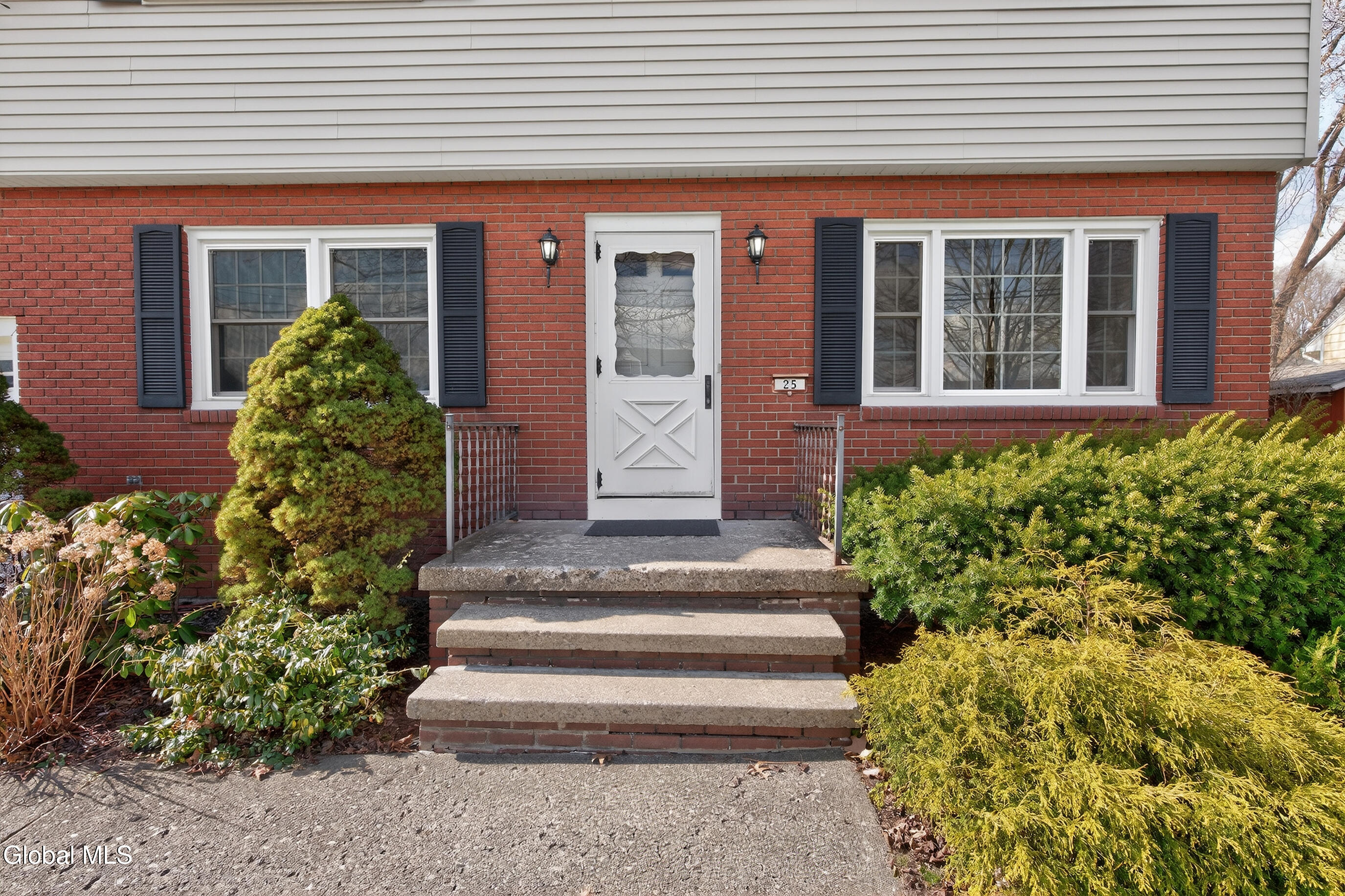 25 Alfred Drive Albany NY 12205