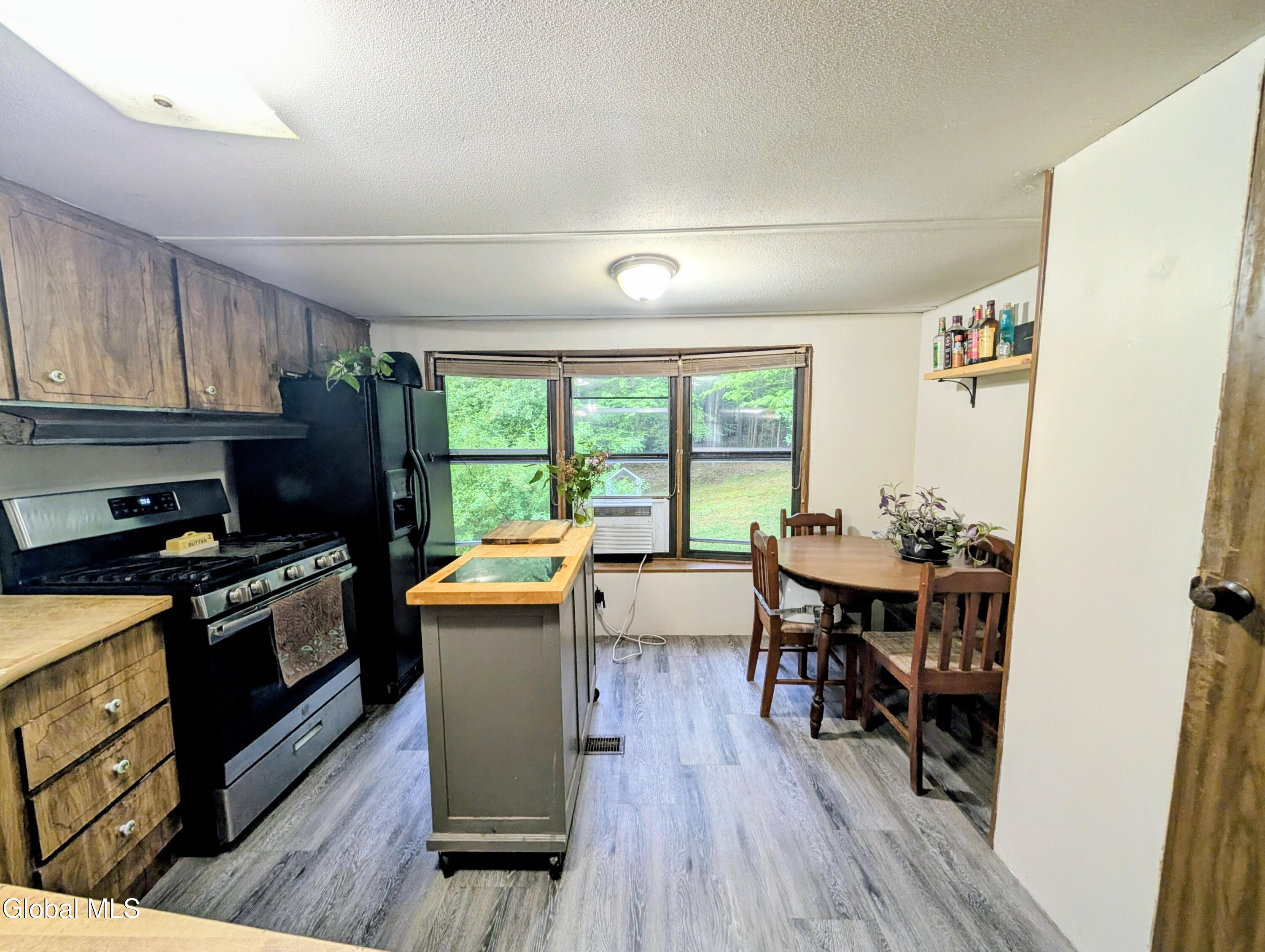 98 Primrose Lane Earlton NY 12058