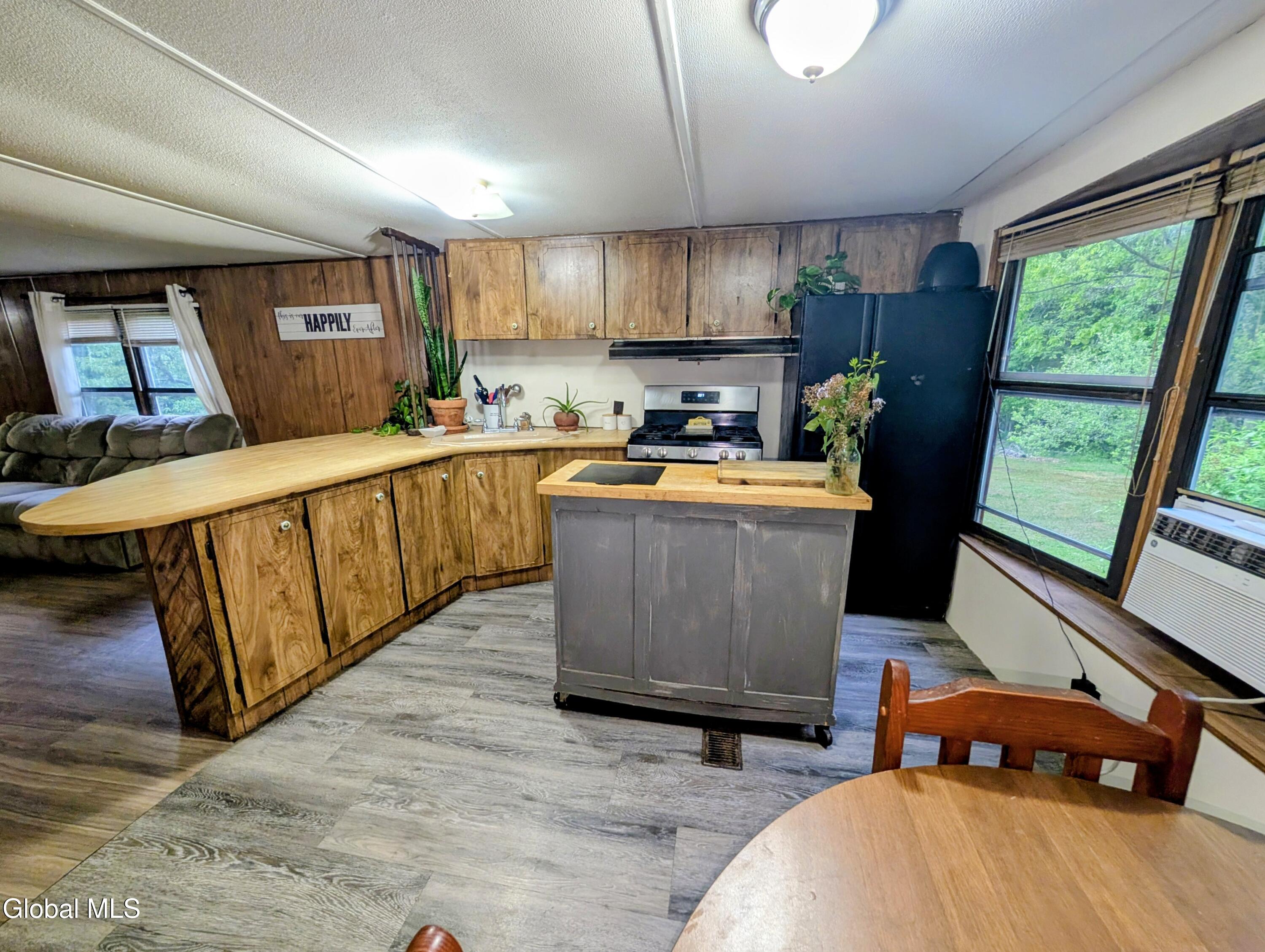 98 Primrose Lane Earlton NY 12058