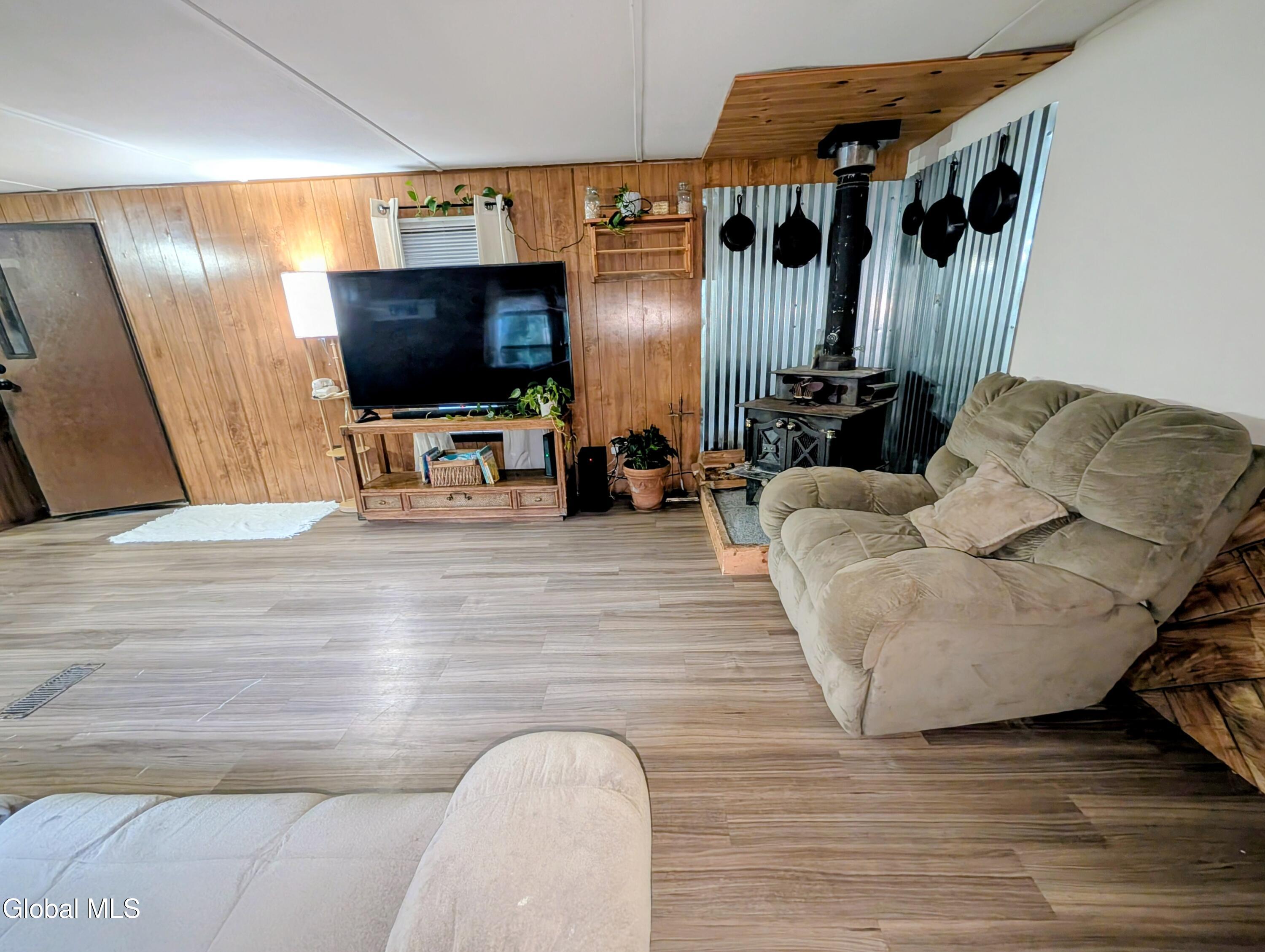 98 Primrose Lane Earlton NY 12058