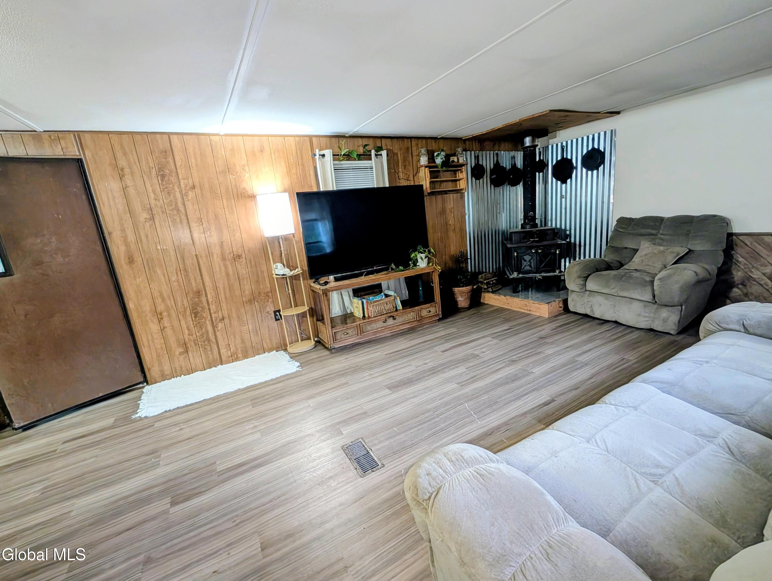 98 Primrose Lane Earlton NY 12058