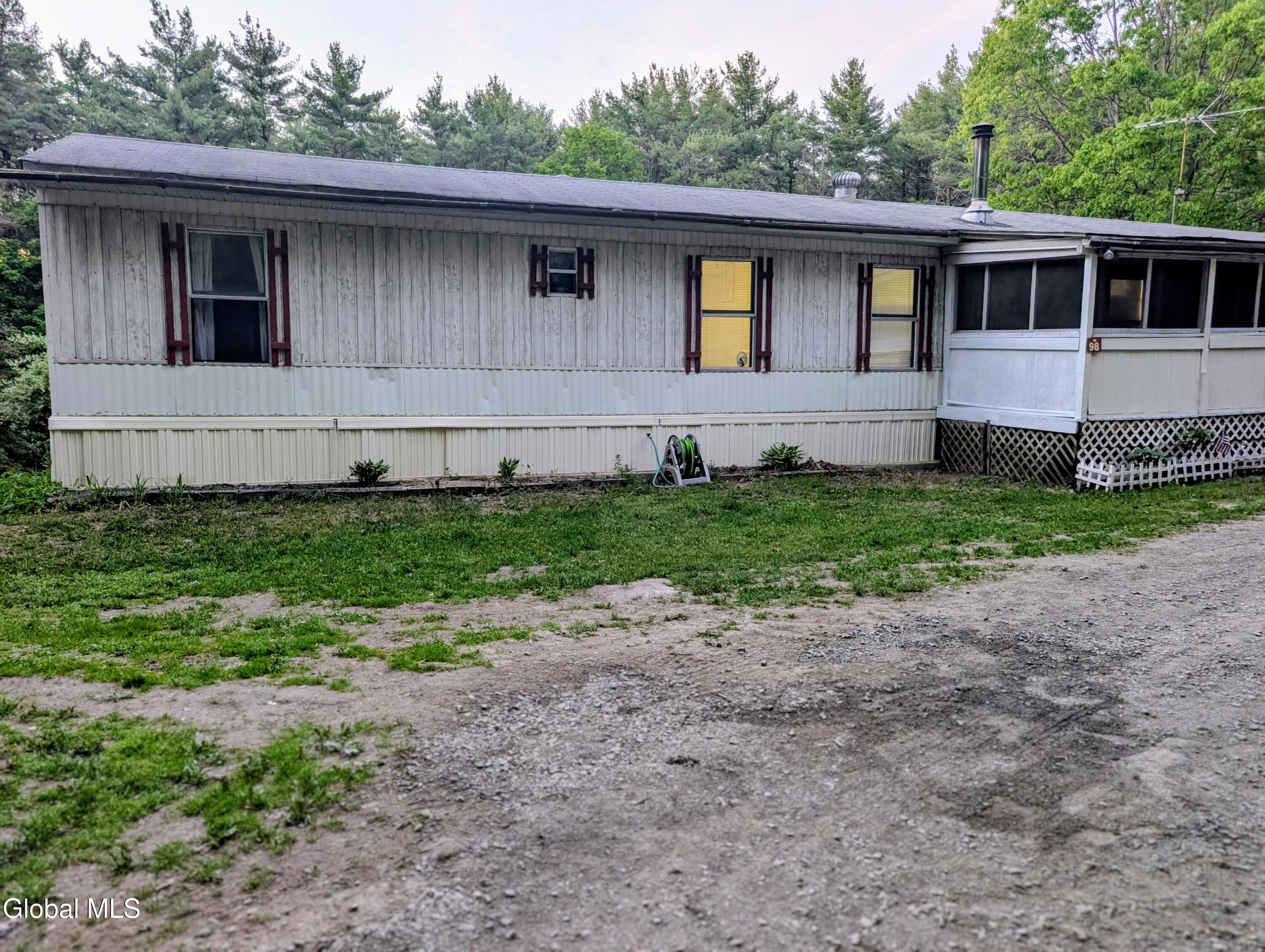 98 Primrose Lane Earlton NY 12058