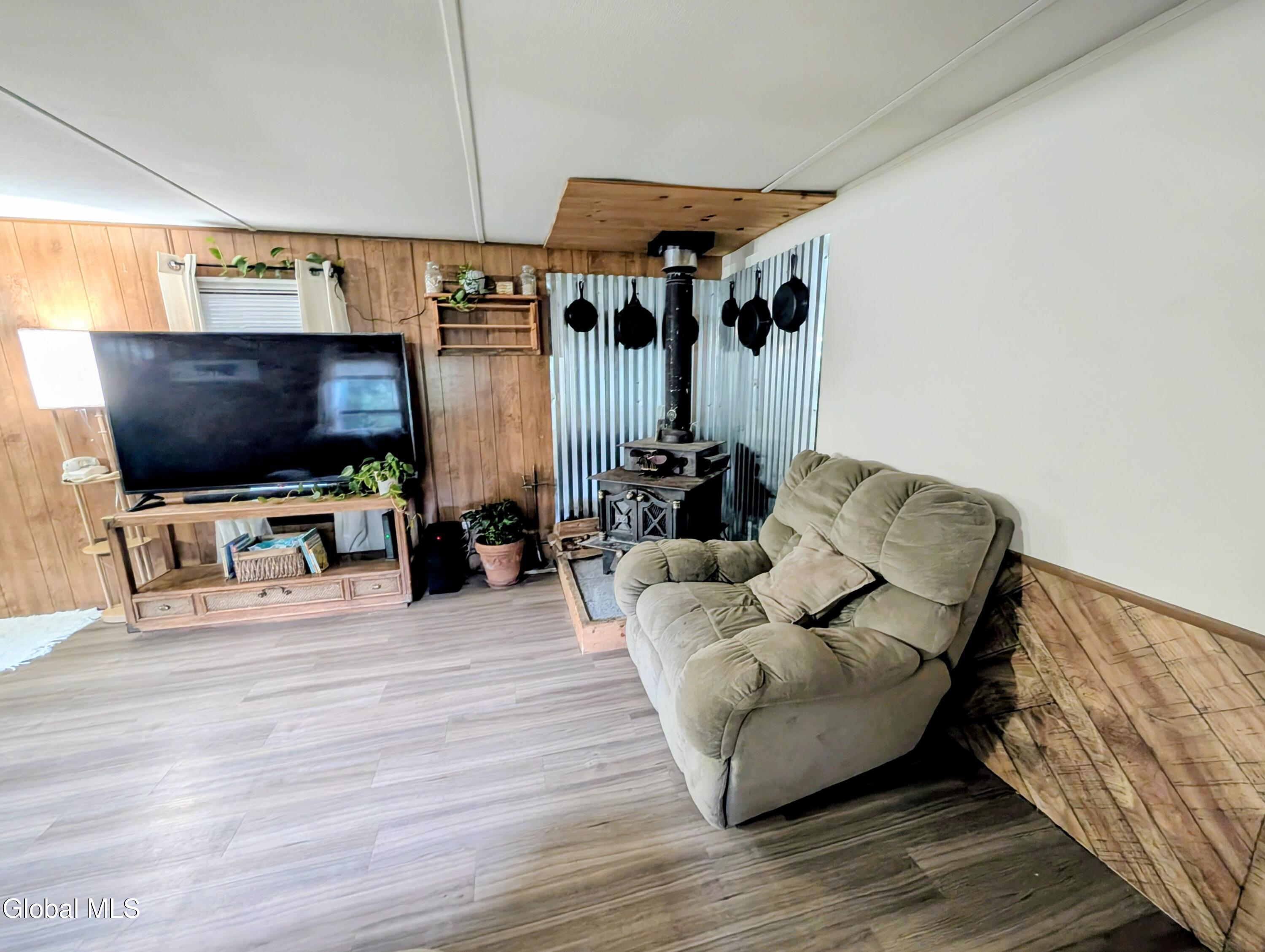 98 Primrose Lane Earlton NY 12058